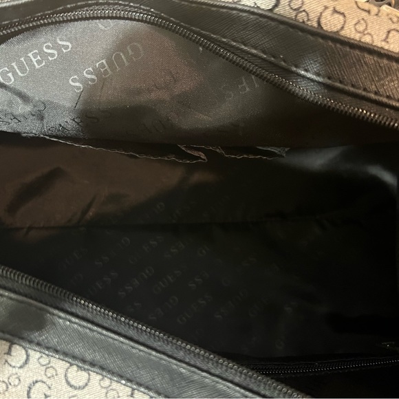 Guess duffel bag - Picture 2 of 3